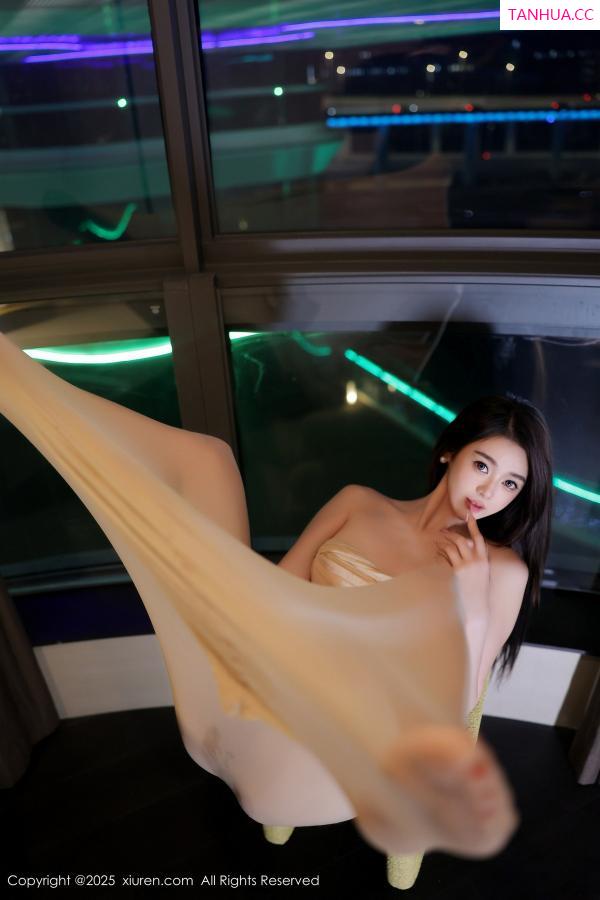   [XiuRen]高清写真图 2025.02.08 No.9860 Candy糖糖 丝袜美腿第54张图片